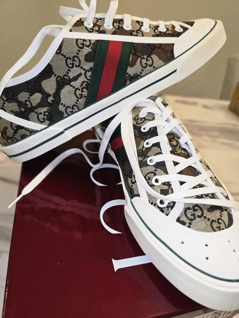 Gucci beige/brown GG Canvas Low-Top Sneakers with Green and Red Web